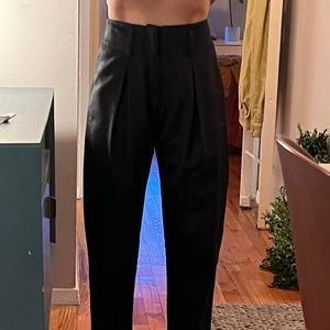 No. 6 structured carrot shaped trousers